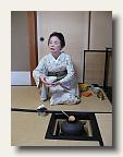 She then offers the chawan (tea bowl)  to me. IMG_6049